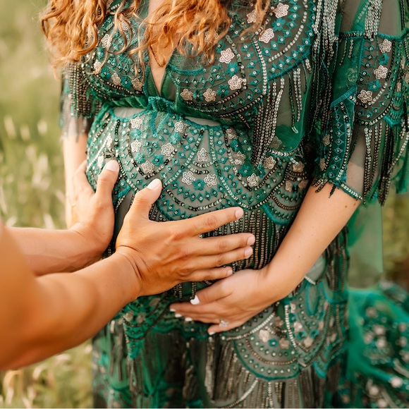 Emerald Tulle and Sequin Boho-Style Gown - Perfect for Maternity Photo Shoot - Picture 4 of 9